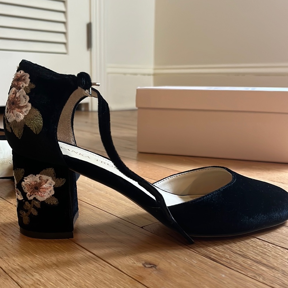 Ivanka Trump black floral heels